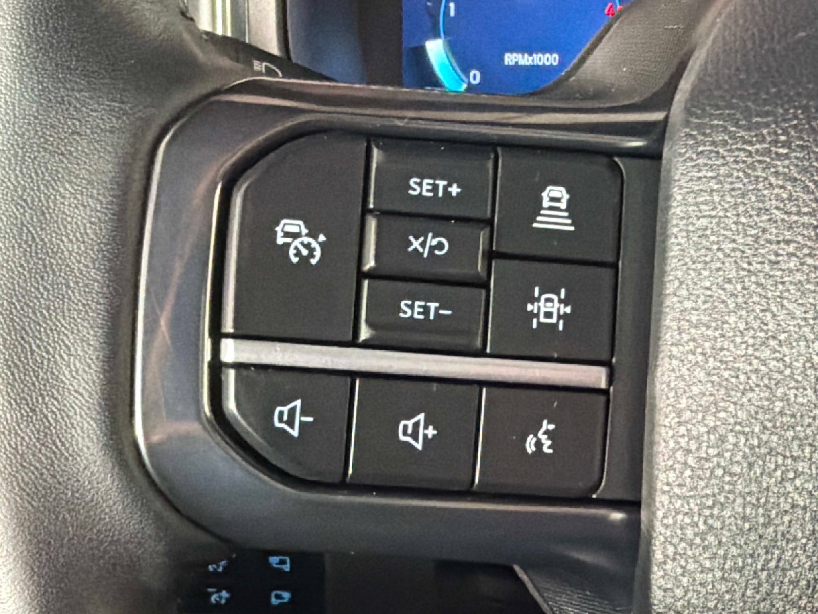 Used 2025 Ford F350 Platinum AWD/4WD image 46