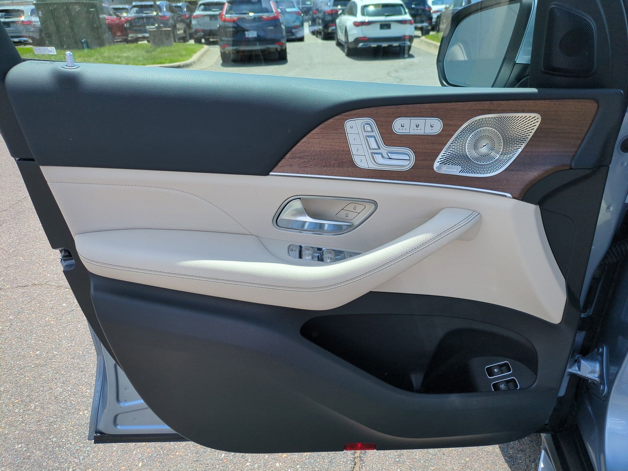 Certified 2025 Mercedes-Benz GLE 450e 4MATIC image 12