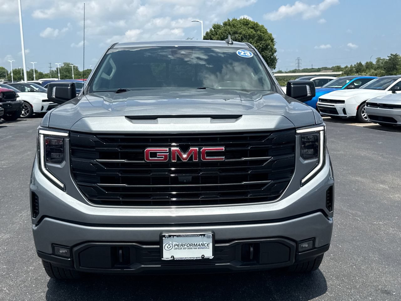 Used 2023 GMC Sierra 1500 Elevation w/ Preferred Package AWD/4WD image 8