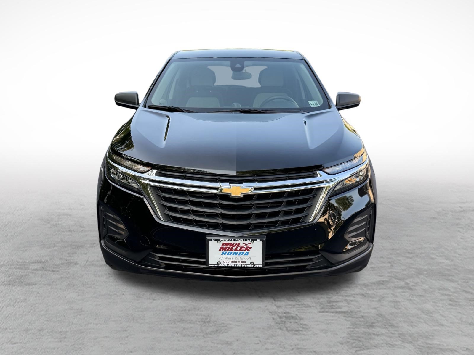 Used 2024 Chevrolet Equinox LS w/ LS Convenience Package AWD/4WD image 2