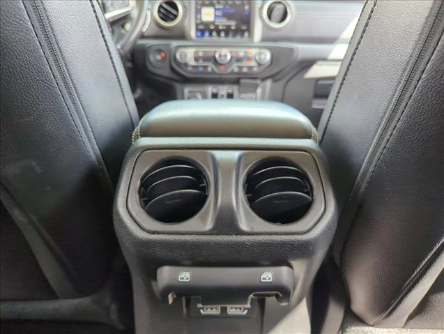Used 2022 Jeep Wrangler Unlimited Sahara w/ Cold Weather Group image 19