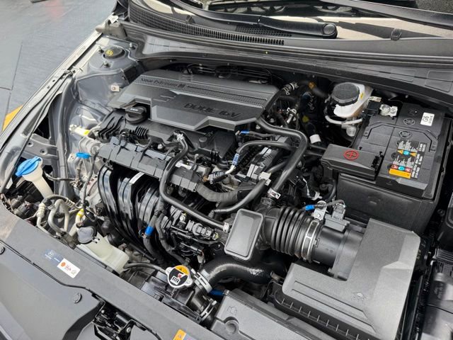 Used 2025 Hyundai Elantra SEL FWD image 8