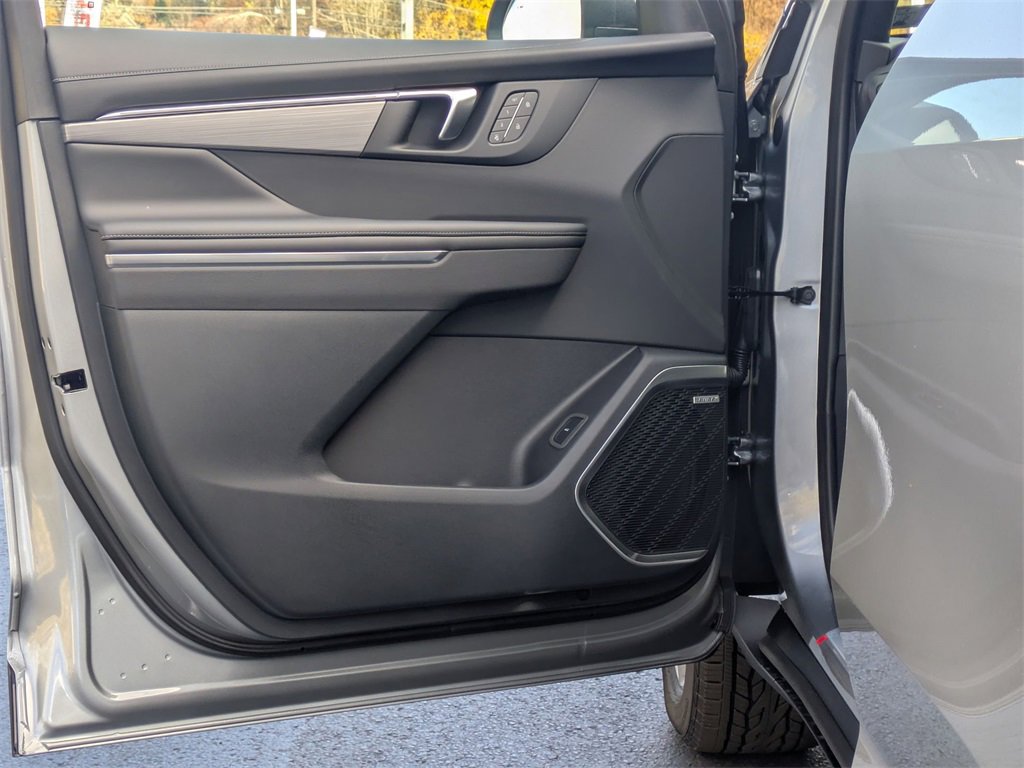 New 2026 Buick Enclave Preferred w/ Power Package image 13