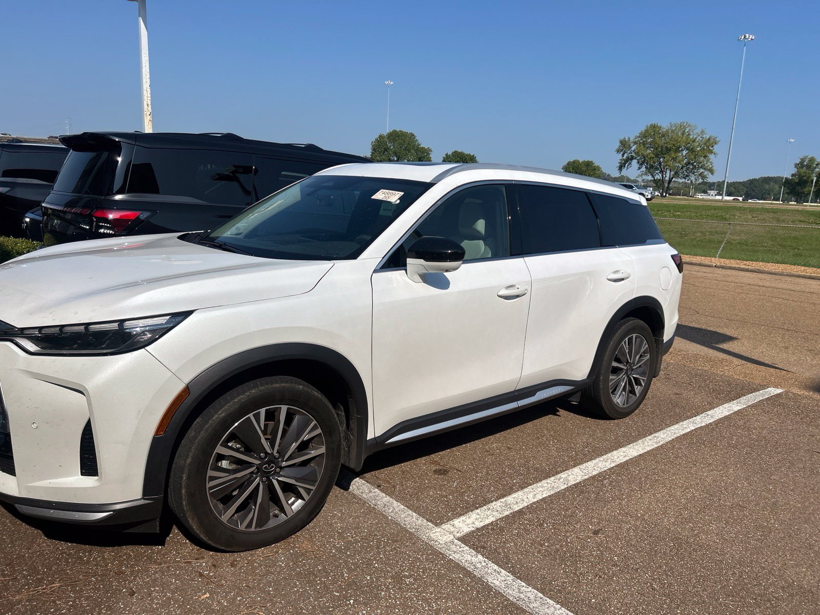 Certified 2026 INFINITI QX60 Luxe w/ Cargo Package AWD/4WD image 17