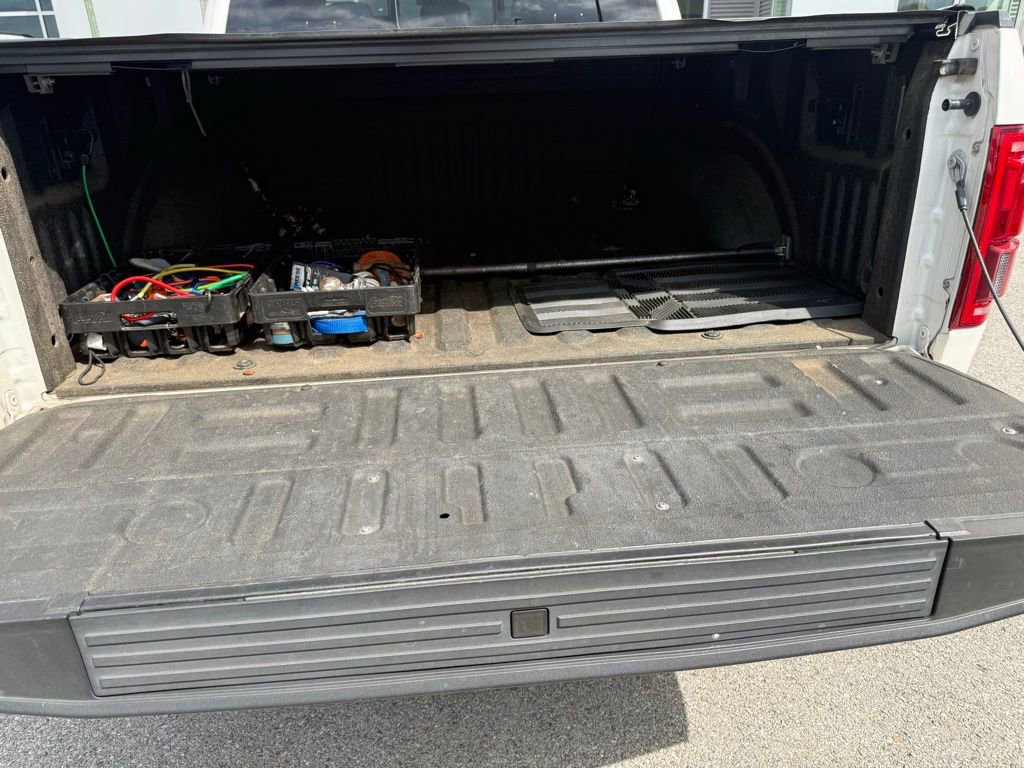 Used 2016 Ford F150 Platinum w/ Equipment Group 701A Luxury image 11