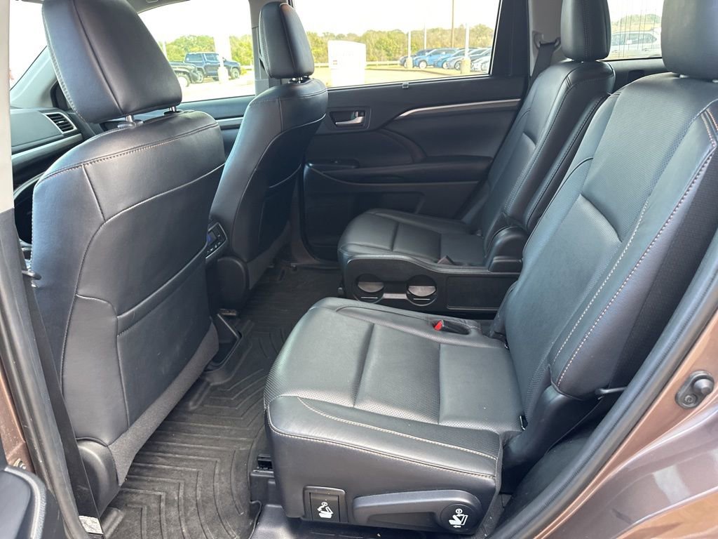 Used 2019 Toyota Highlander Limited FWD image 15