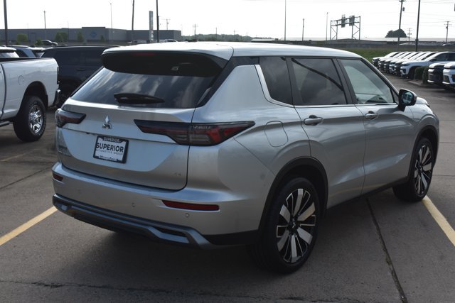 Used 2025 Mitsubishi Outlander SE FWD image 5