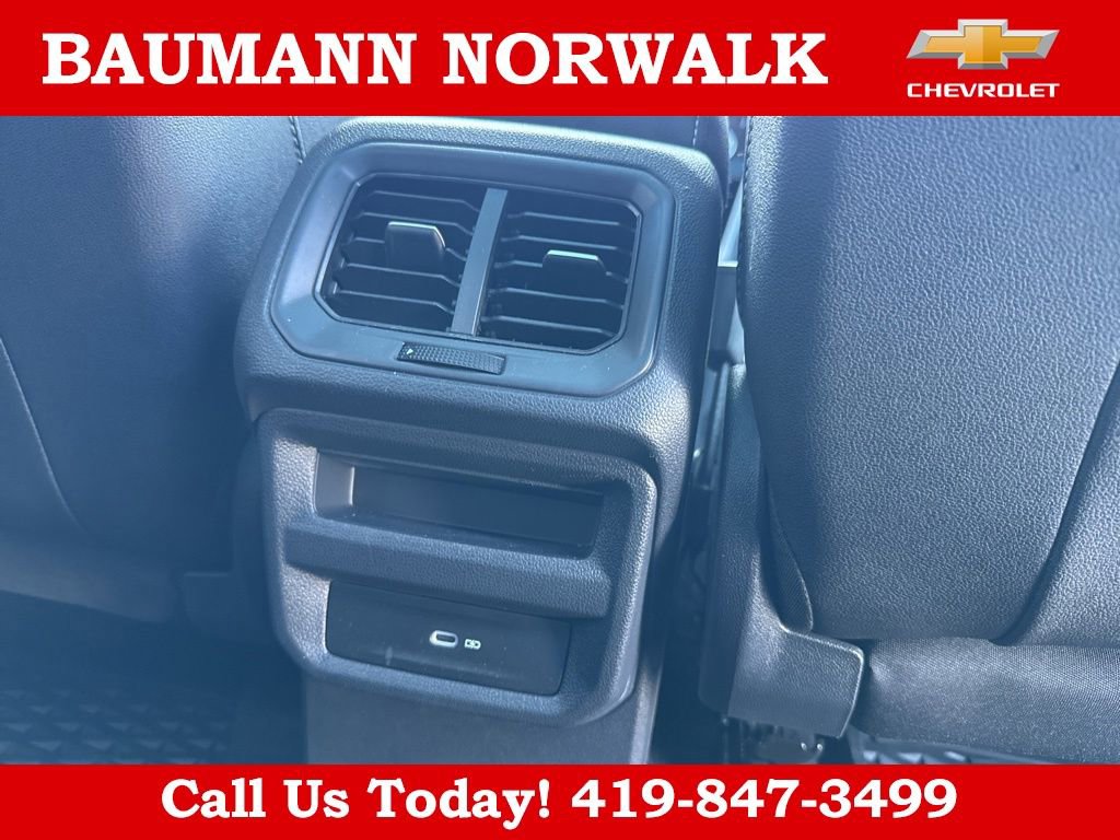 Used 2024 Volkswagen Taos SE w/ Panoramic Sunroof Package image 30