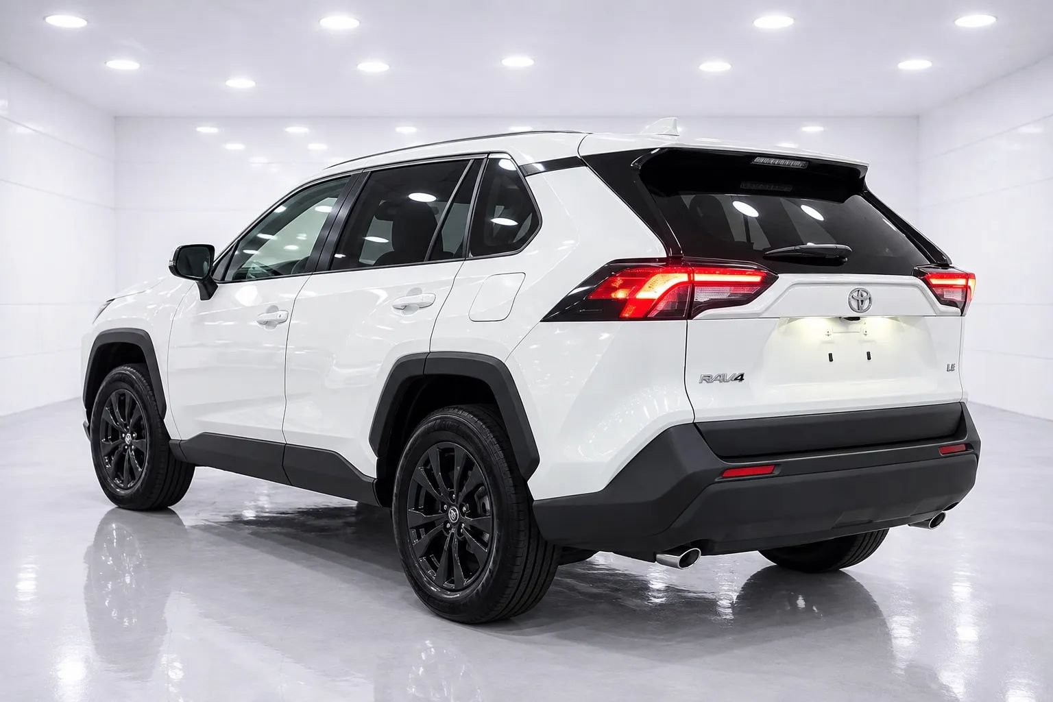 Used 2025 Toyota RAV4 LE FWD image 3