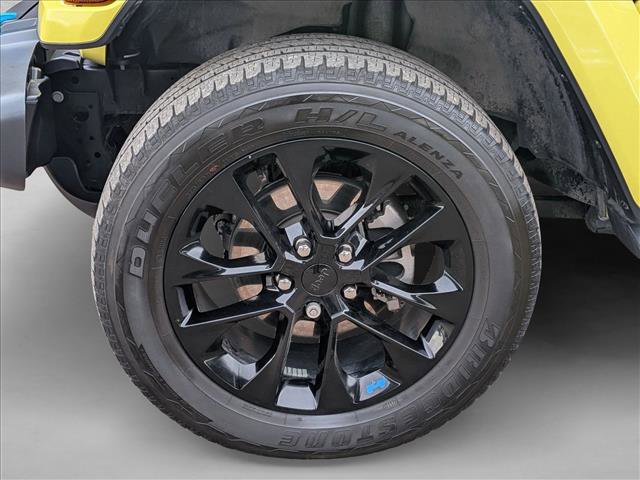 Used 2023 Jeep Wrangler Sahara w/ Cold Weather Group image 9