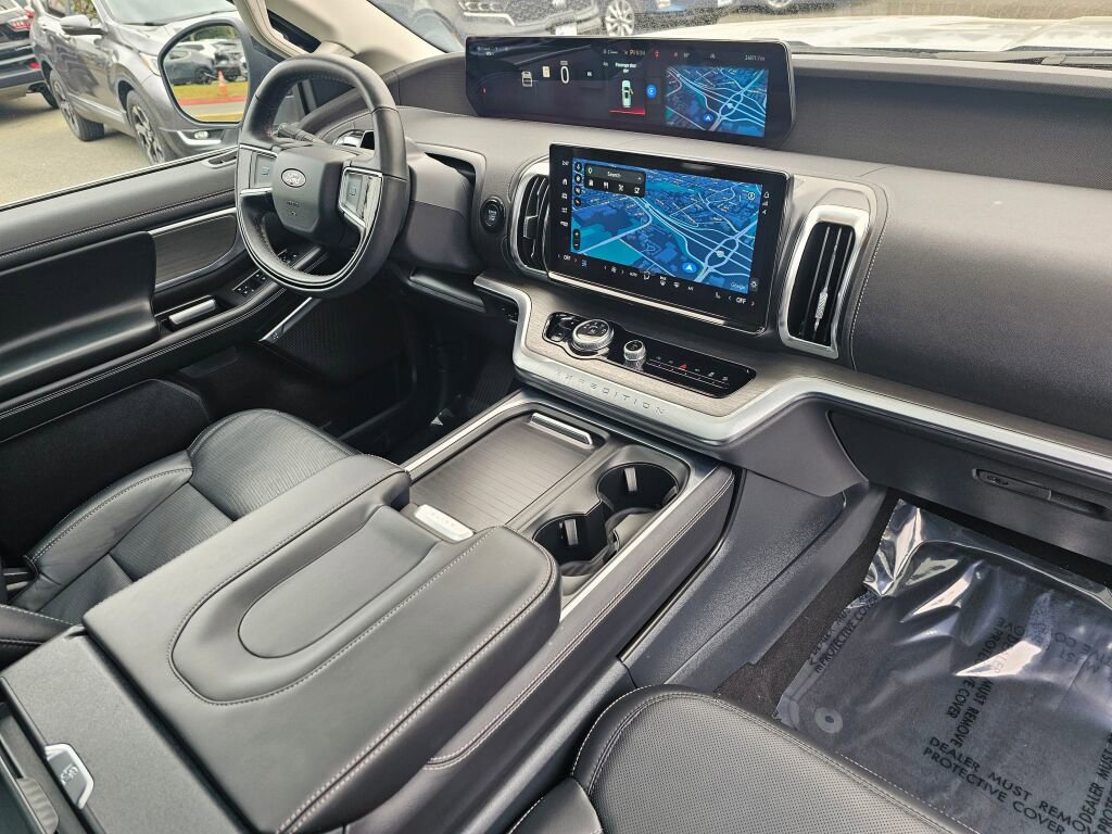 Used 2025 Ford Expedition Platinum AWD/4WD image 32