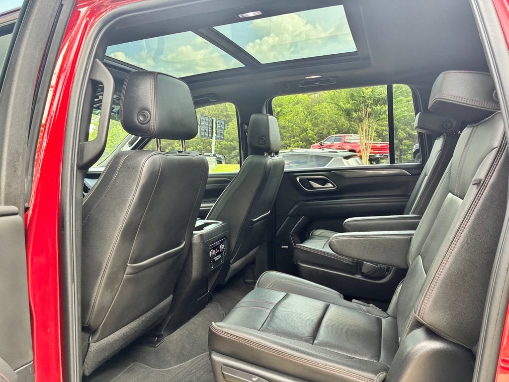 Certified 2022 Chevrolet Suburban RST w/ Sport Performance Package RWD image 13