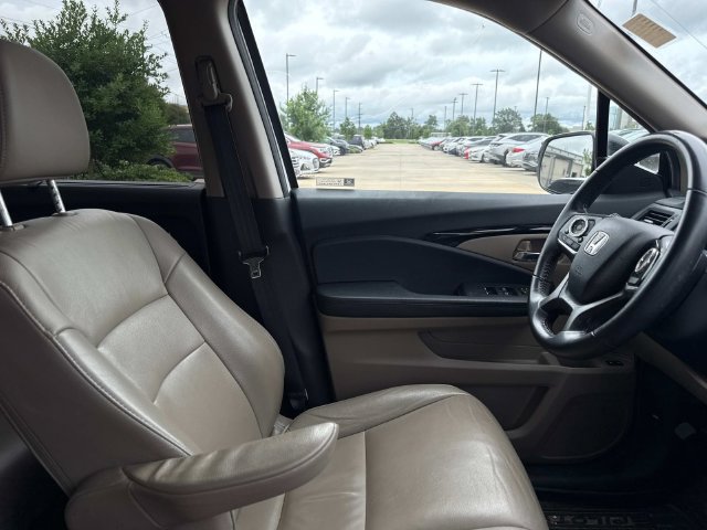 Used 2022 Honda Pilot Touring image 12