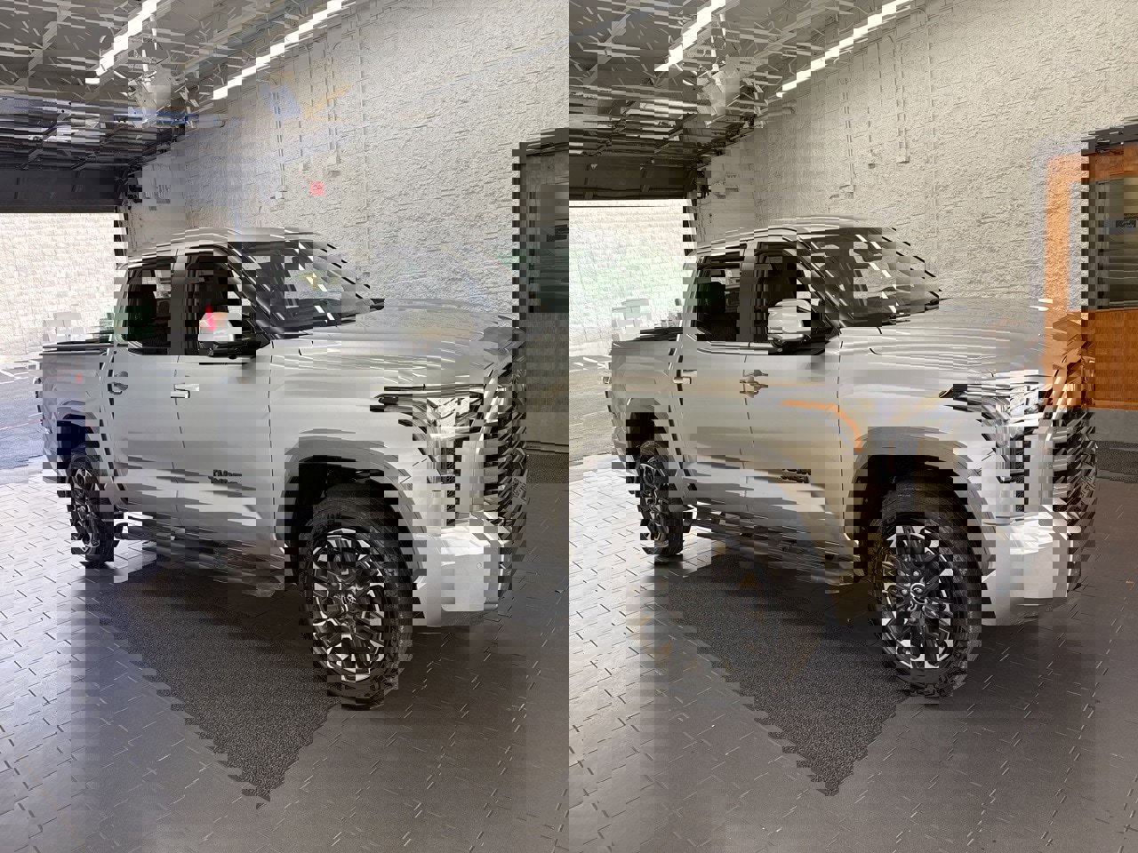 Used 2024 Toyota Tundra Limited image 1