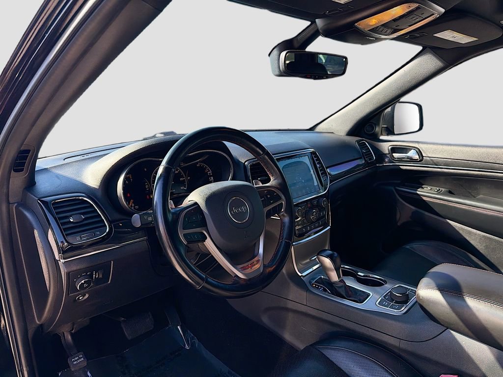 Used 2021 Jeep Grand Cherokee Trailhawk w/ Trailhawk Luxury Group image 2