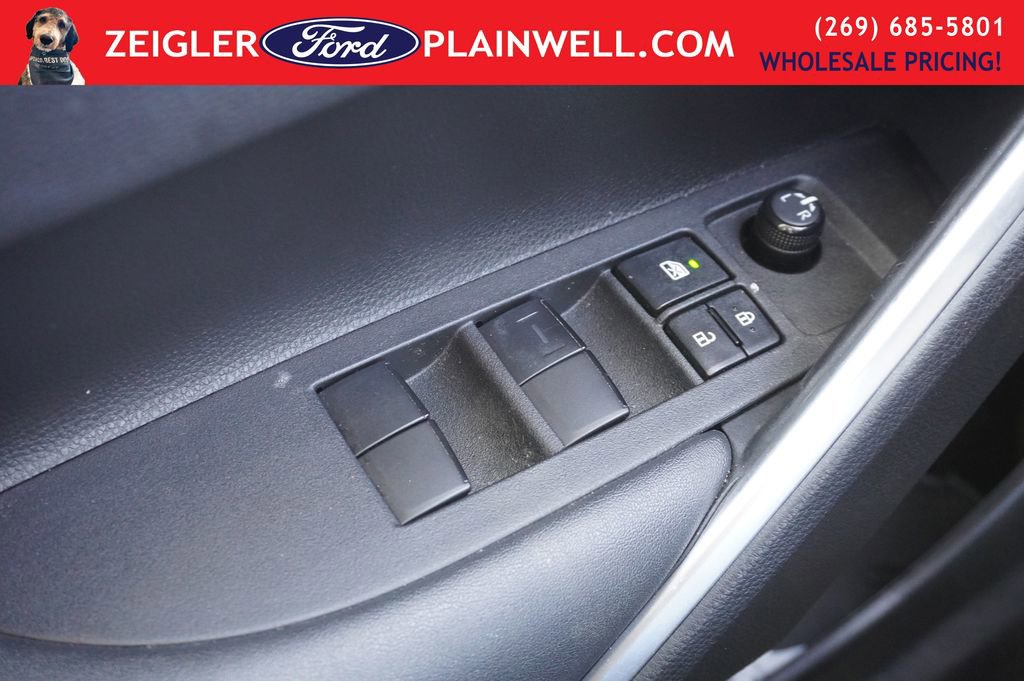 Used 2023 Toyota Corolla Cross XLE w/ Convenience Package image 26