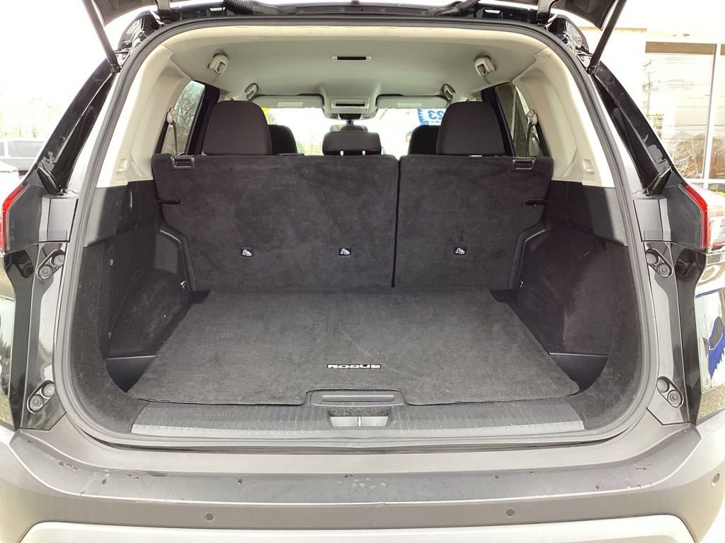 Used 2023 Nissan Rogue S image 12