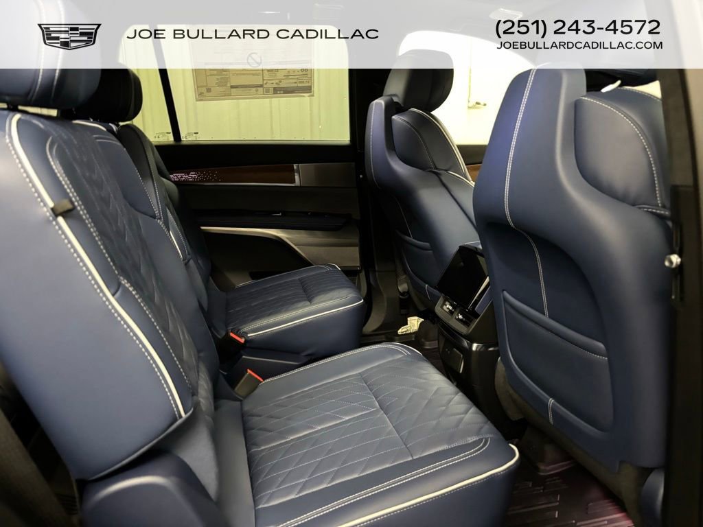 New 2026 Cadillac Vistiq Premium Luxury w/ LPO, Floor Liner Package image 21