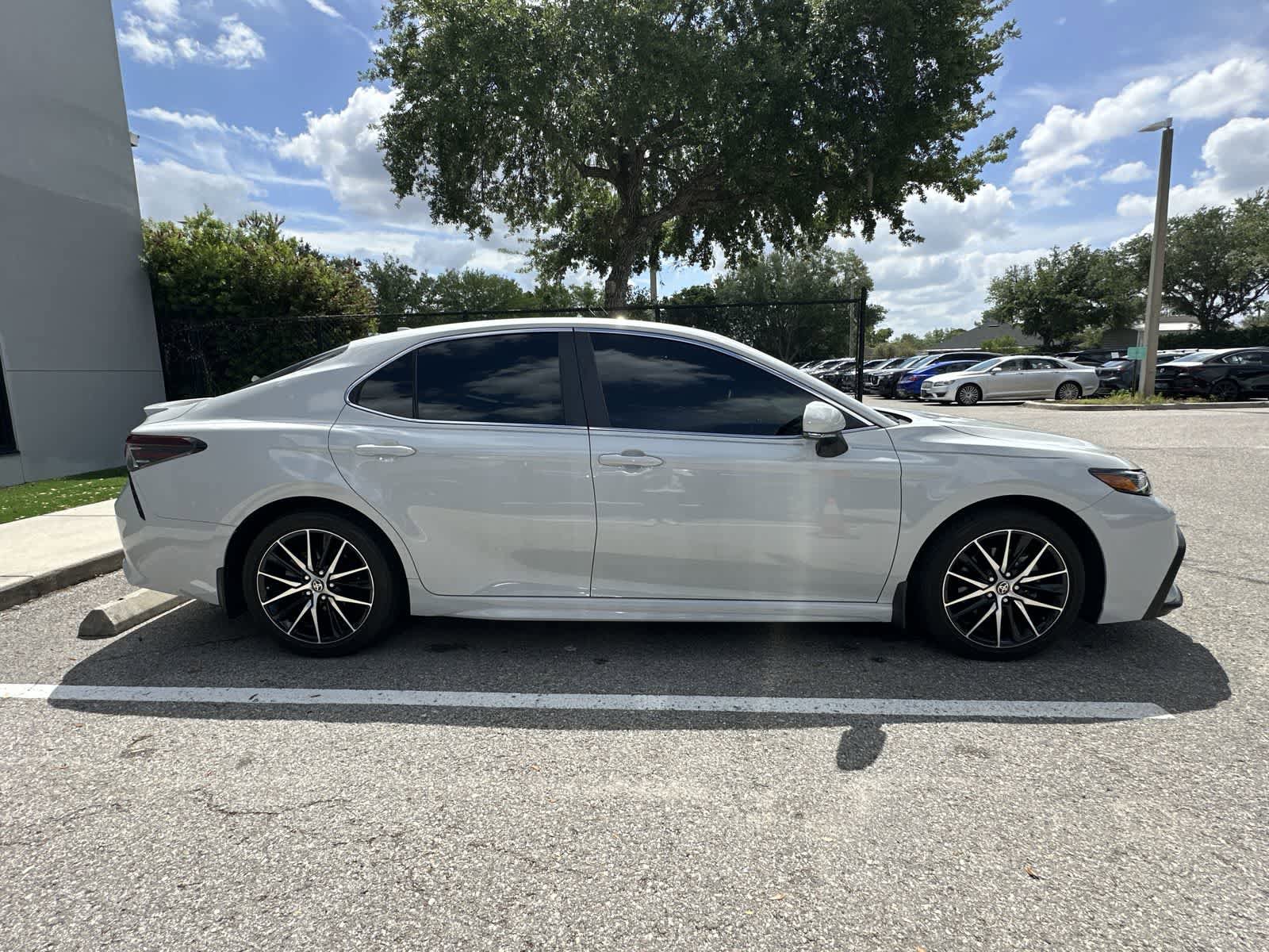Used 2024 Toyota Camry SE FWD image 10