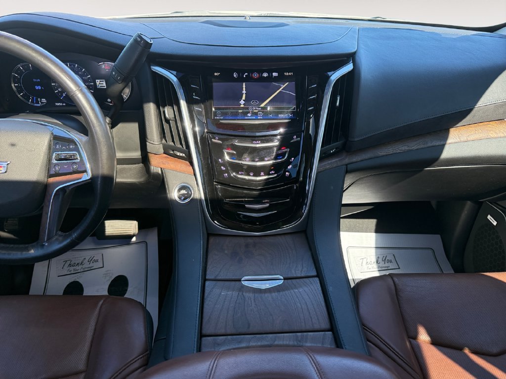 Used 2020 Cadillac Escalade Luxury RWD image 11