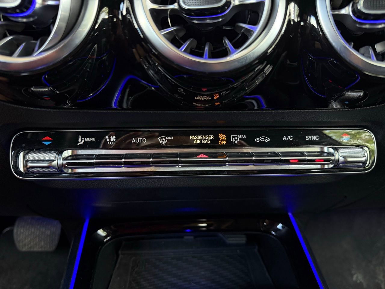 Used 2025 Mercedes-Benz GLA 250 image 28