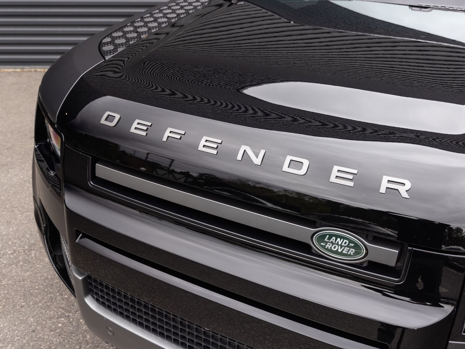 Used 2024 Land Rover Defender 90 Carpathian Edition AWD/4WD image 8