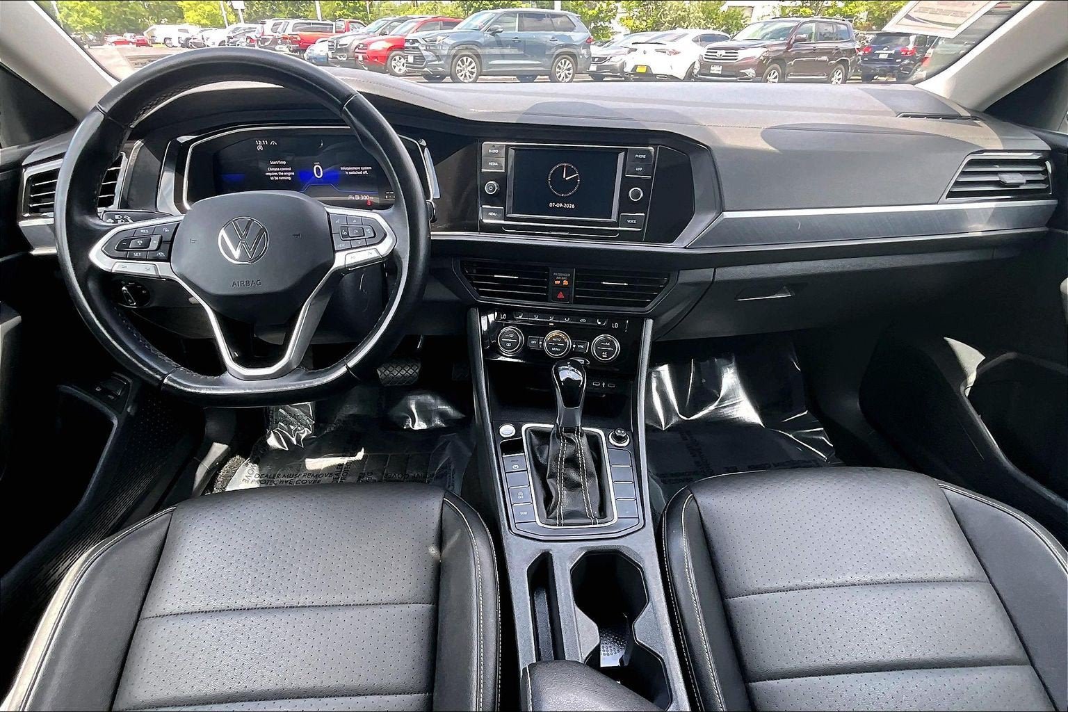 Used 2024 Volkswagen Jetta SE FWD image 14