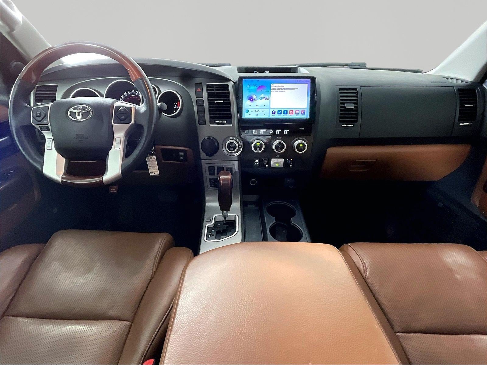 Used 2017 Toyota Sequoia Platinum RWD image 7