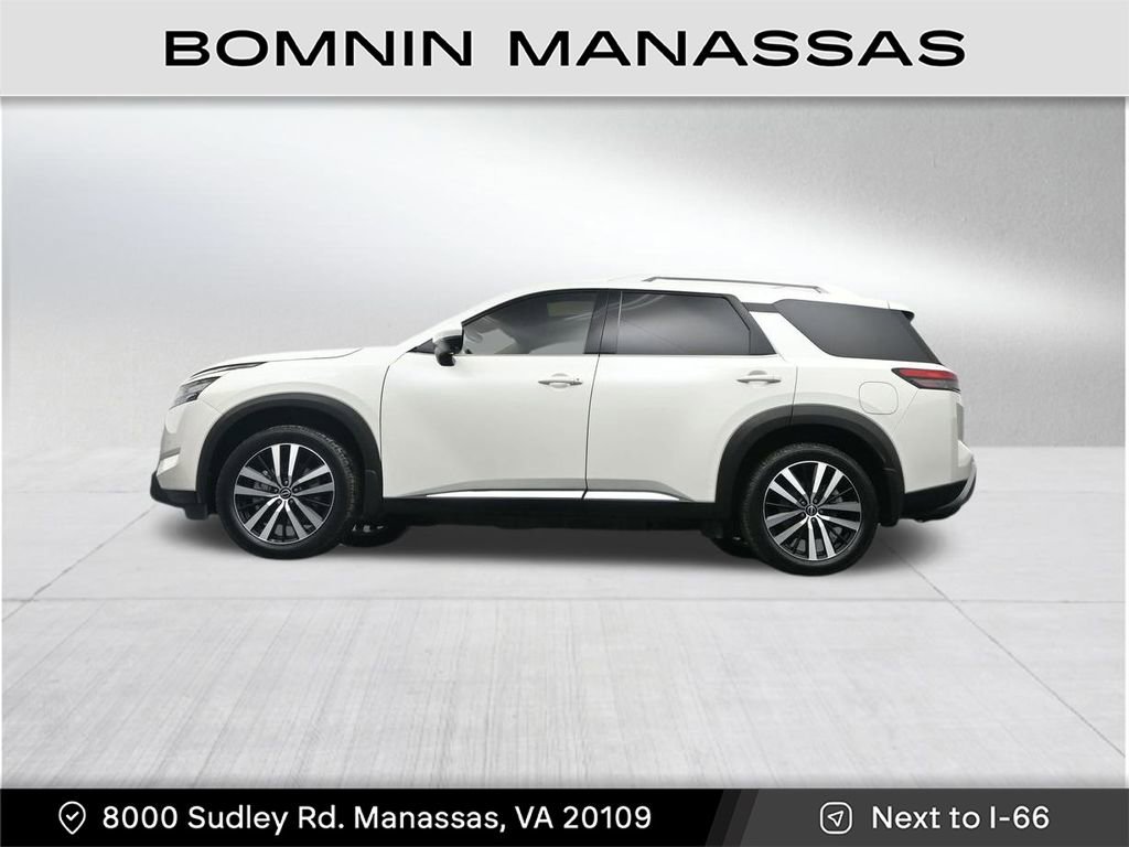 Used 2024 Nissan Pathfinder Platinum image 30