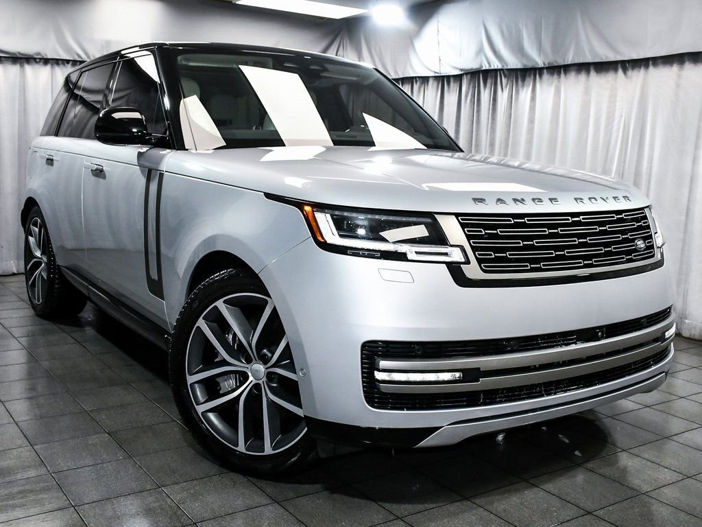Used 2025 Land Rover Range Rover SE AWD/4WD image 3