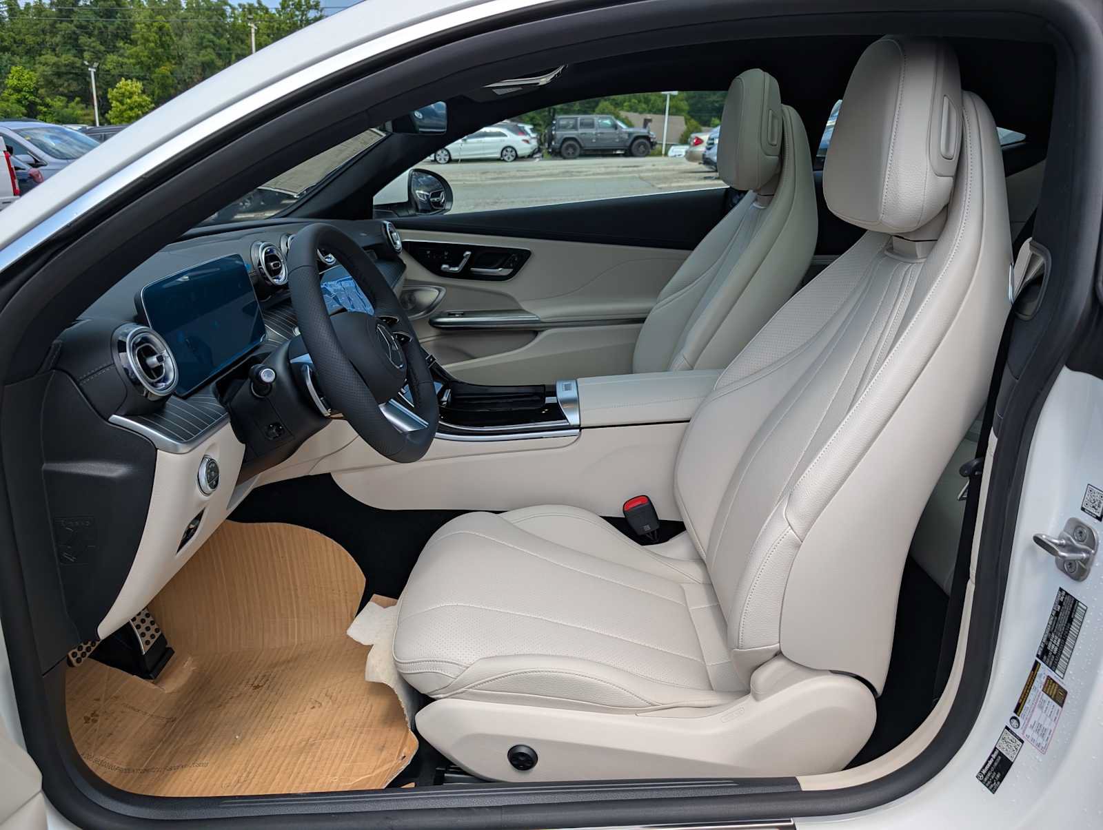 New 2026 Mercedes-Benz CLE 300 4MATIC Coupe image 4