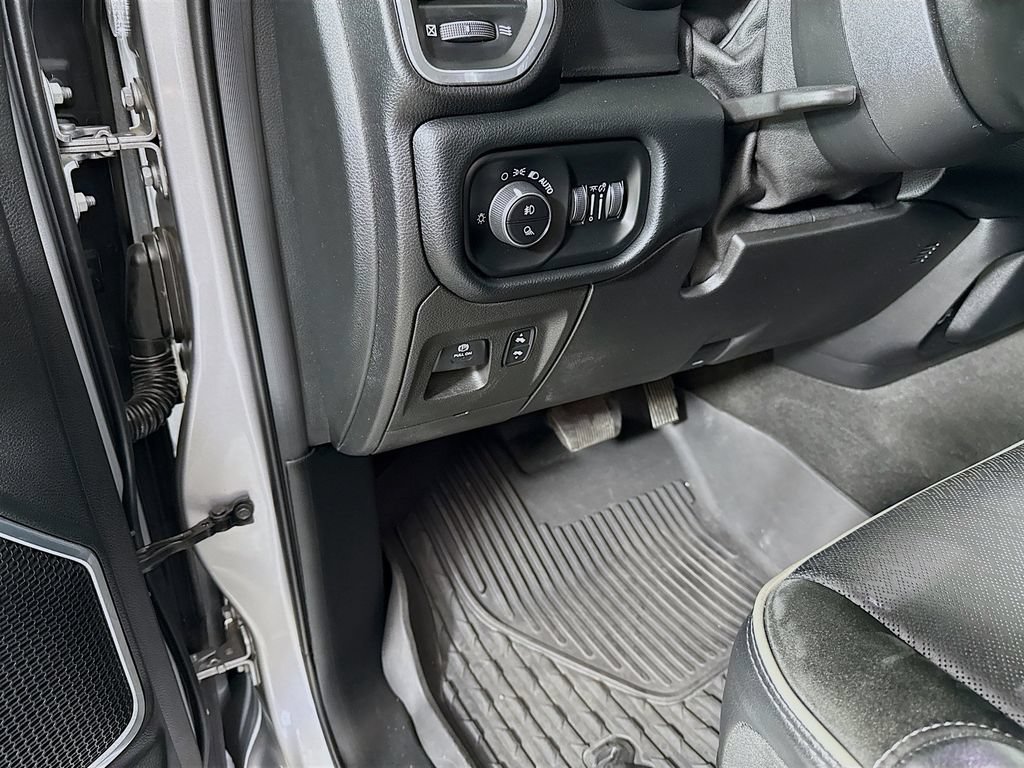 Used 2021 RAM 1500 Laramie RWD image 10