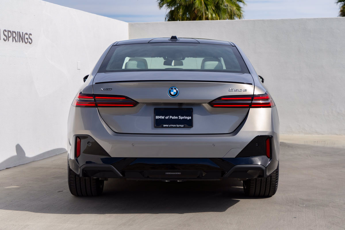 Certified 2026 BMW 550e xDrive w/ Premium Package AWD/4WD image 8