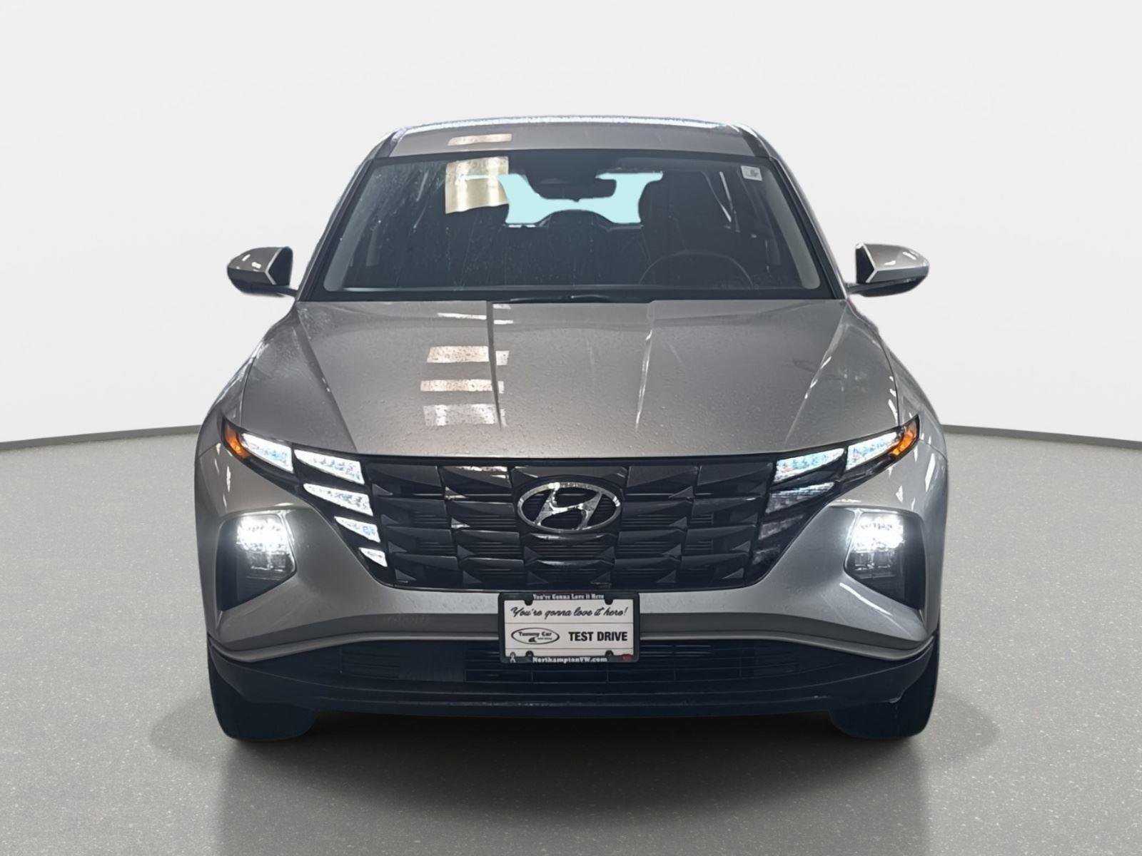 Used 2024 Hyundai Tucson SE image 2