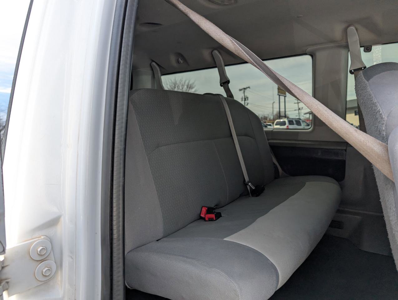 Used 2011 Ford E-350 and Econoline 350 XLT image 19