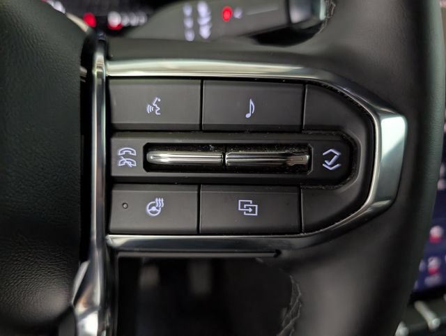 Used 2025 GMC Acadia Elevation AWD/4WD image 19