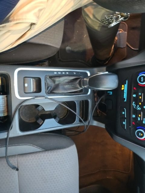 Used 2018 Ford Escape SE w/ SE Sync 3 Package FWD image 9