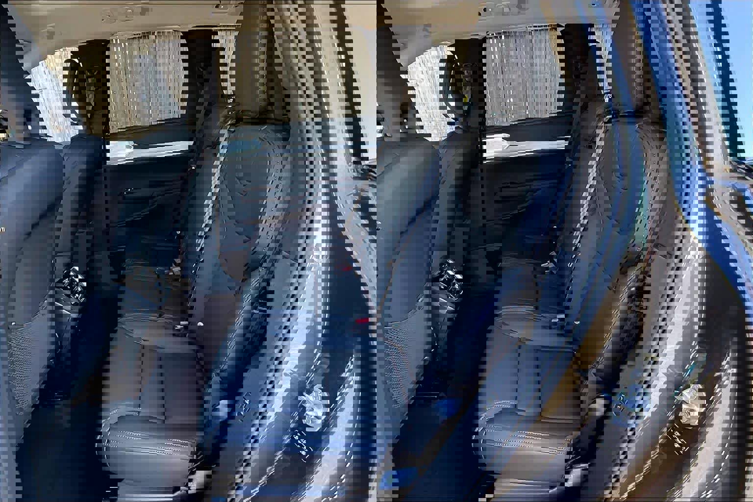 New 2025 Volvo EX90 Ultra w/ Protection Package Premier image 12