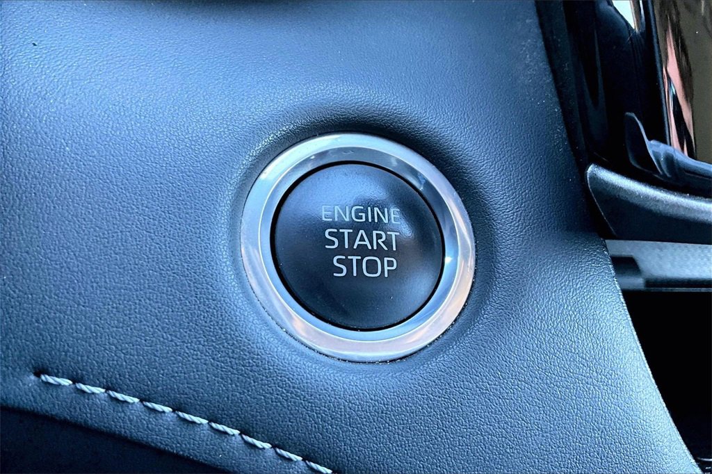 Used 2024 Toyota Highlander XLE image 29