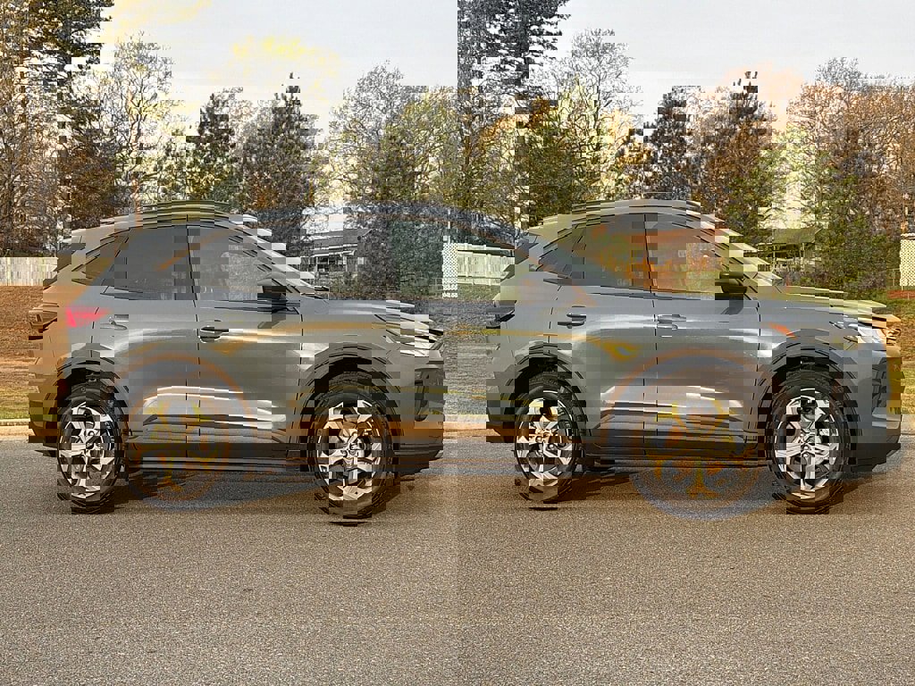 Used 2025 Ford Escape ST-Line FWD image 2