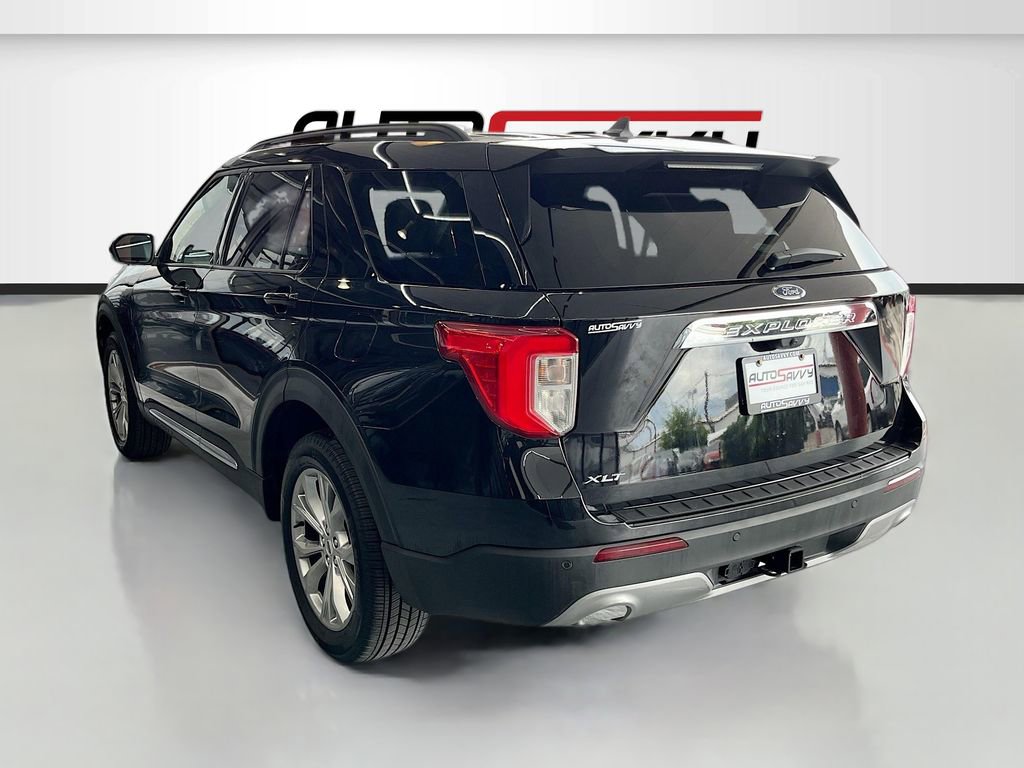 Used 2024 Ford Explorer XLT w/ Equipment Group 202A image 5