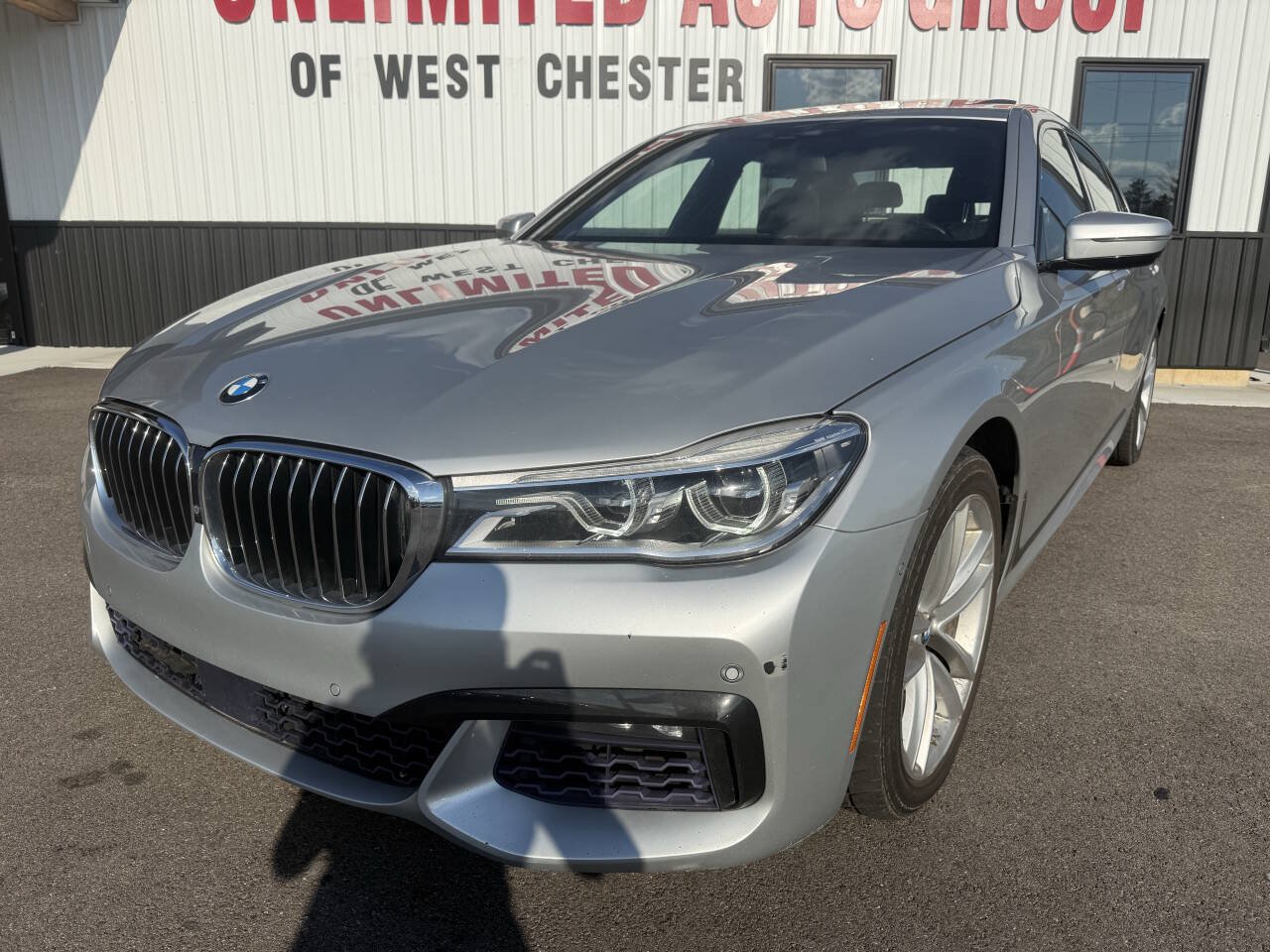 Used 2017 BMW 750i xDrive AWD/4WD image 2