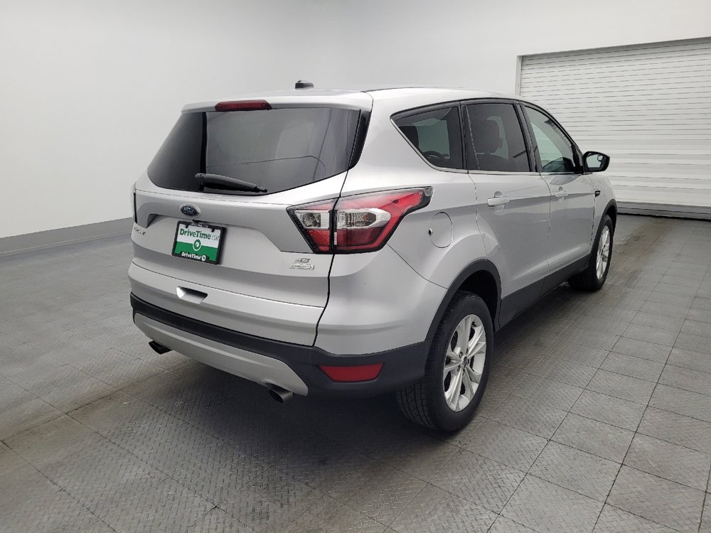 Used 2017 Ford Escape SE image 9