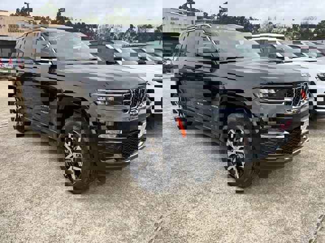 New 2025 Jeep Grand Cherokee Limited image 1