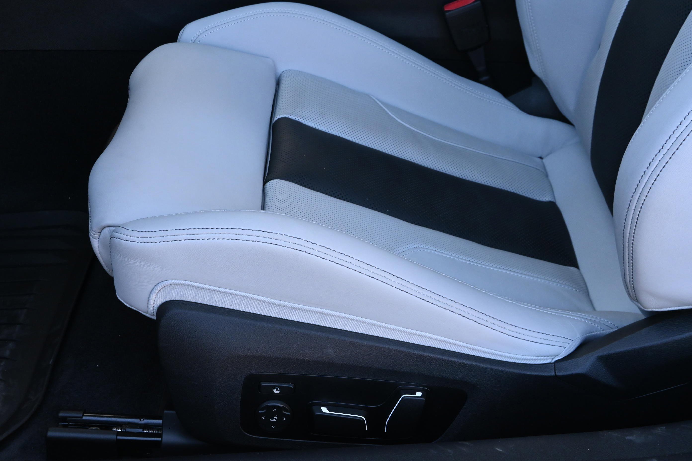 Used 2025 BMW M4 Competition image 31