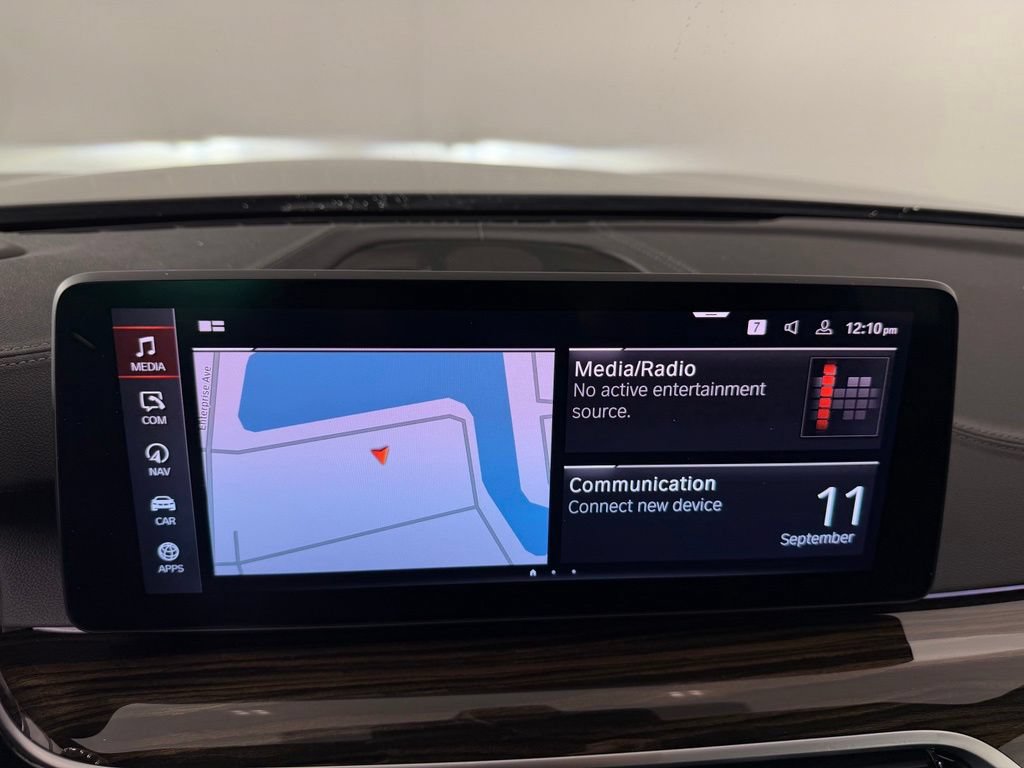 Used 2022 BMW M550i xDrive AWD/4WD image 34