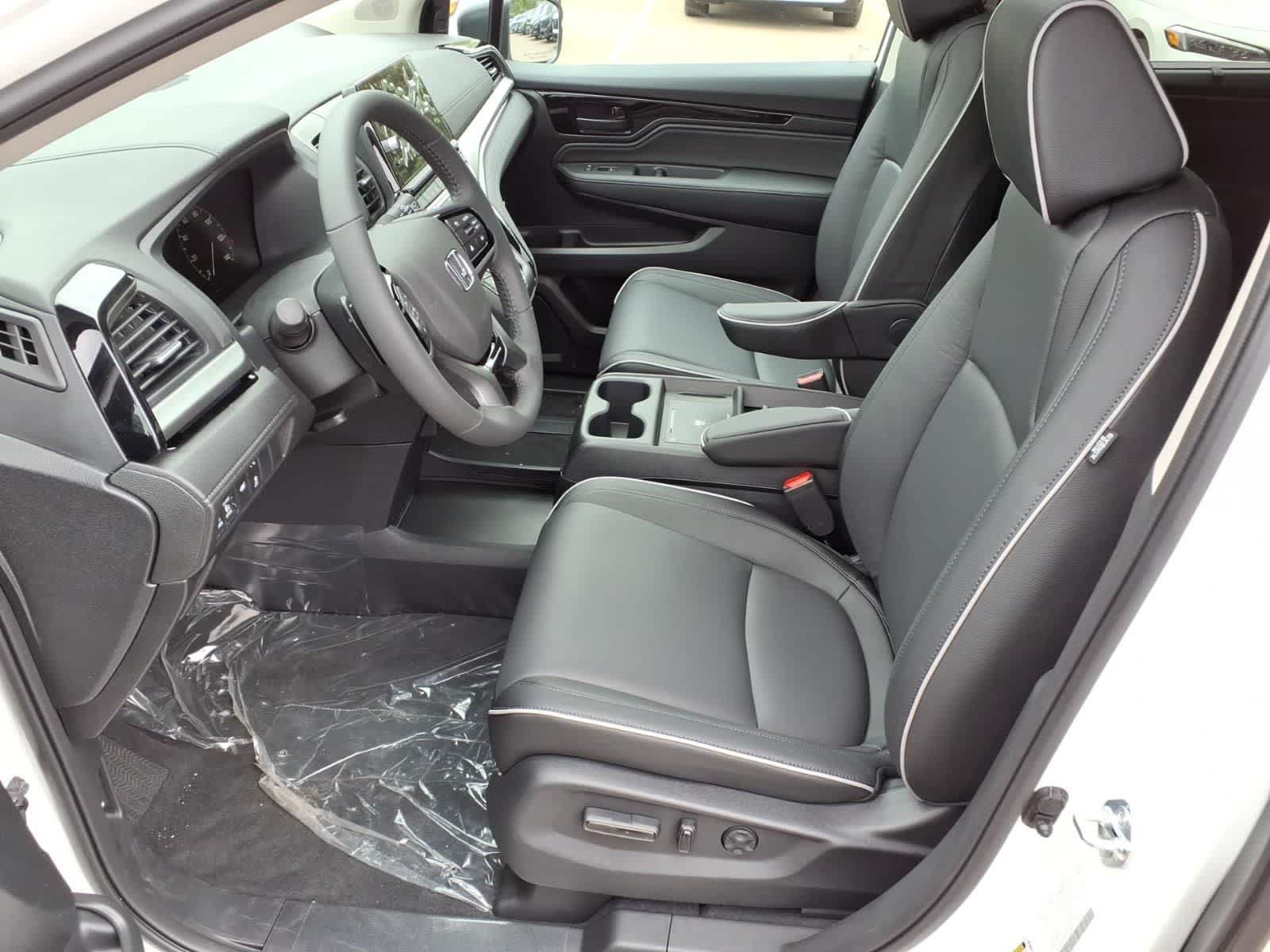 New 2026 Honda Odyssey Touring image 13