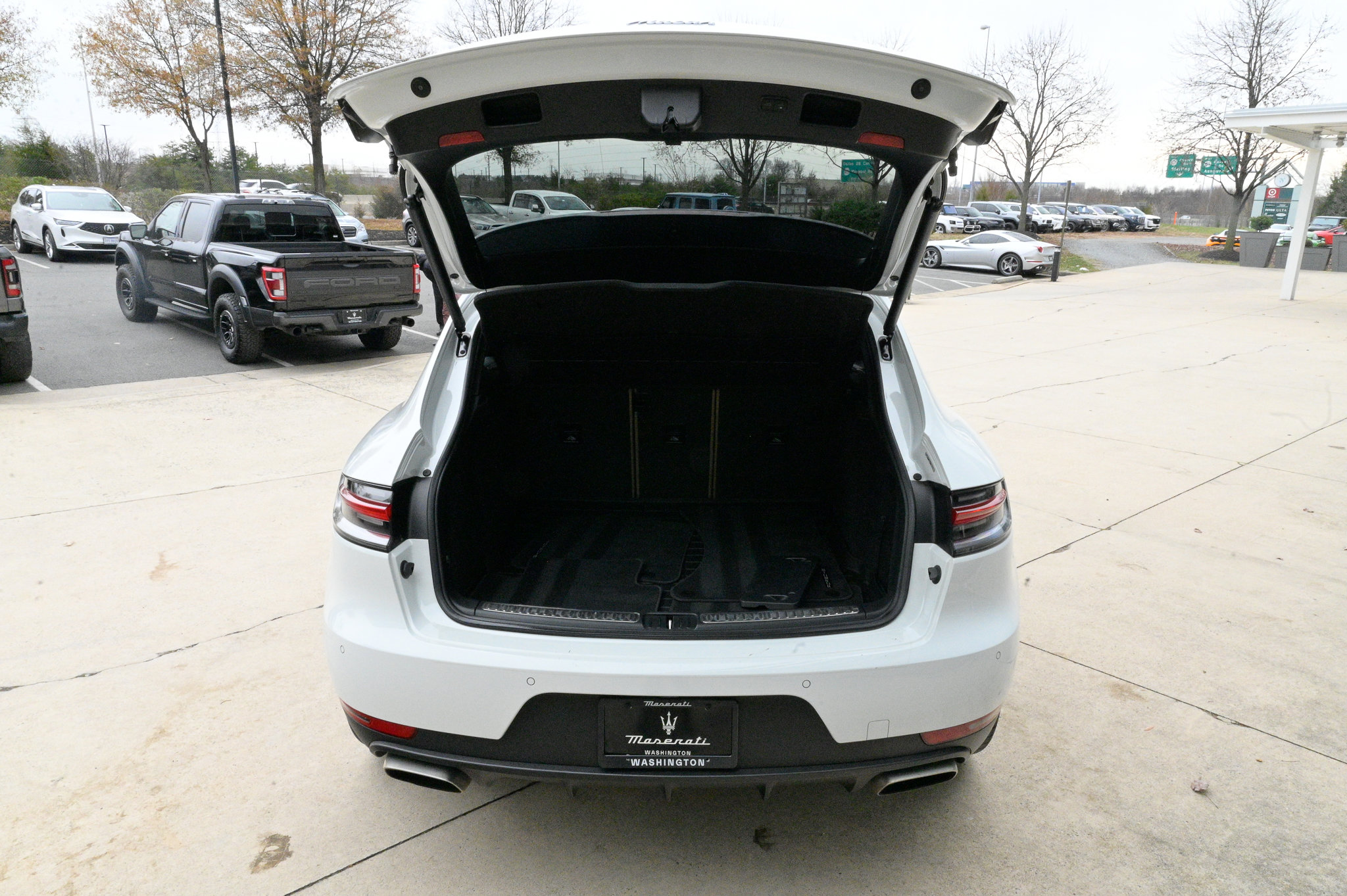 Used 2020 Porsche Macan image 43