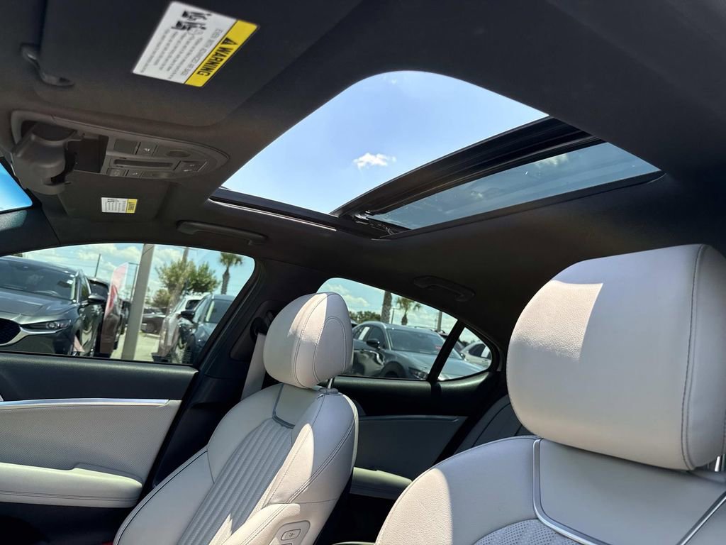 Used 2023 Genesis G70 2.0T w/ Sport Prestige Package RWD image 30