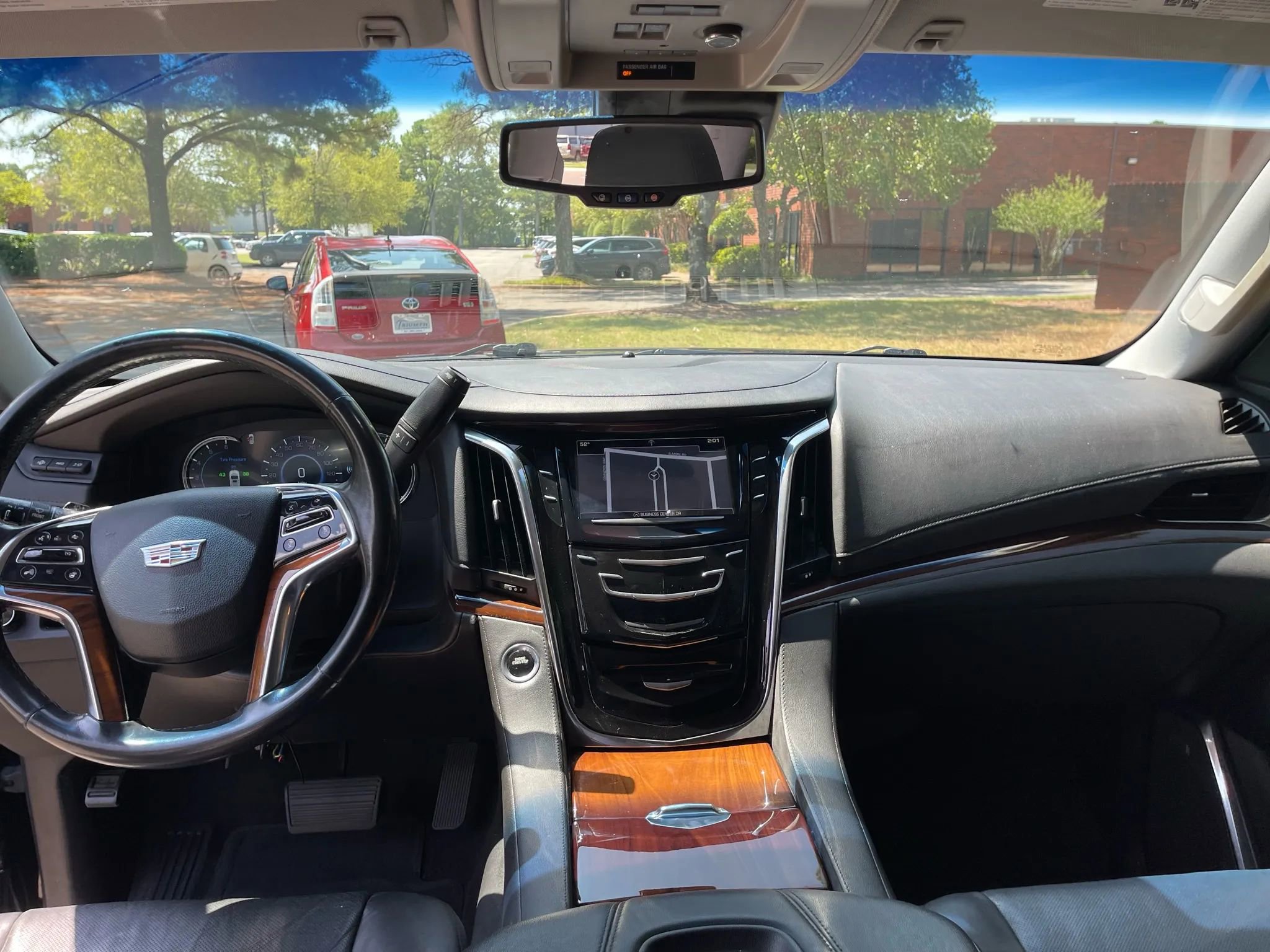 Used 2016 Cadillac Escalade Luxury image 17